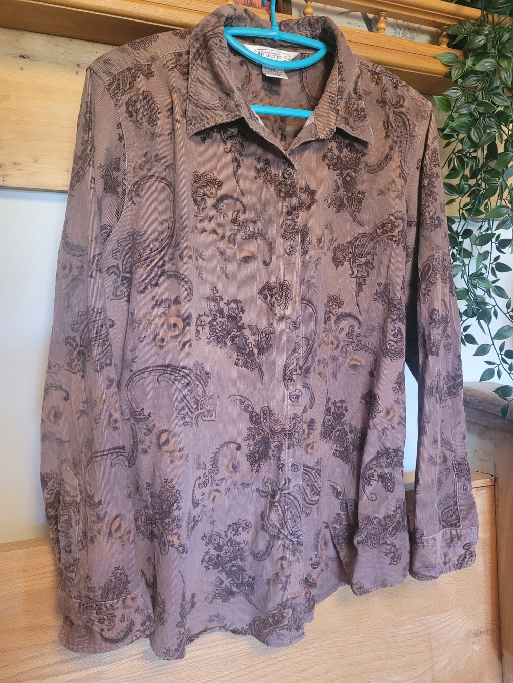 Northern Reflections Women’s Brown Paisley Button-Up Shirt